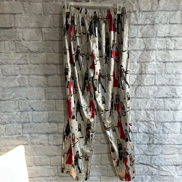 PREOWNED TAYLOR SWIFT SILKY ERAS TOUR TAYLORS VERSION RED PAJAMAS PJS WOMENS XL - Picture 3 of 9